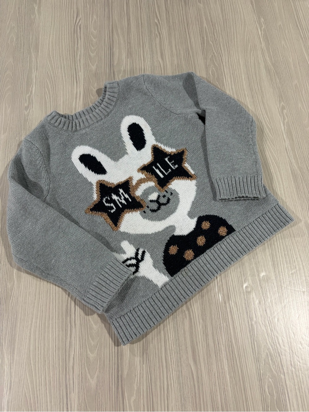 7/$20 Joe Fresh Greg Bunny Graphic Sweater with Star Sunglasses Smile